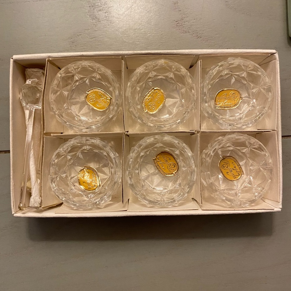 Salt & Pepper Bohemian glass from Czechoslovakia. 6 tiny salt dippers.